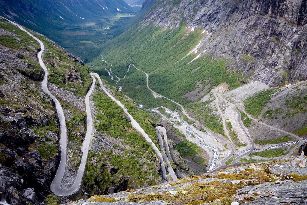 You can enjoy dramatic scenery along Norway's mountain roads