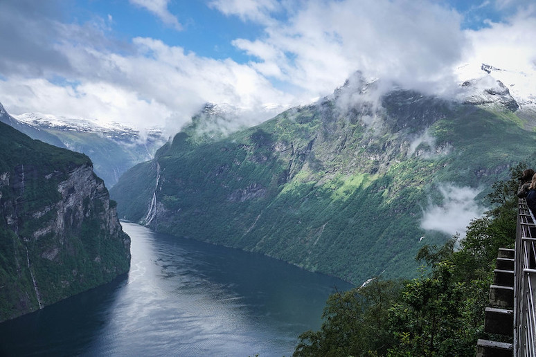 Which is better the Norwegian fjords or the Swedish lakes?